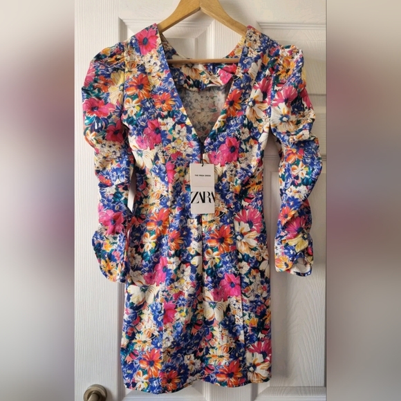 Zara "The Frida" Dress Blogger Fave Floral Puff Sleeve Size XS New - Picture 3 of 9